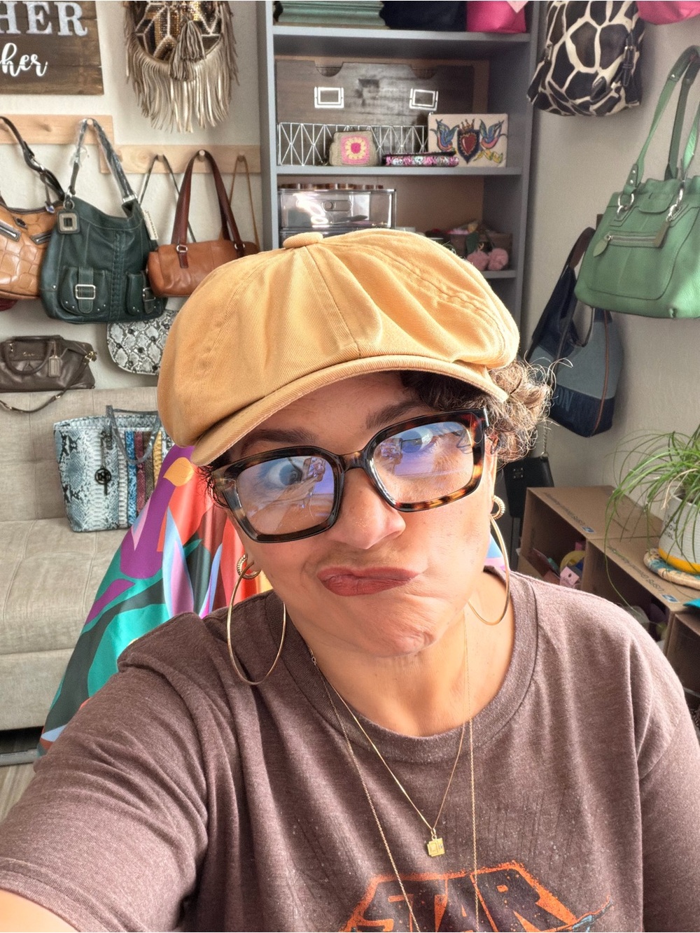 🌱Getting My Roots Wet! Come Plant a Lil' Wisdom & Let Me SELL Your Closet🌱 - Picture 8 of 13